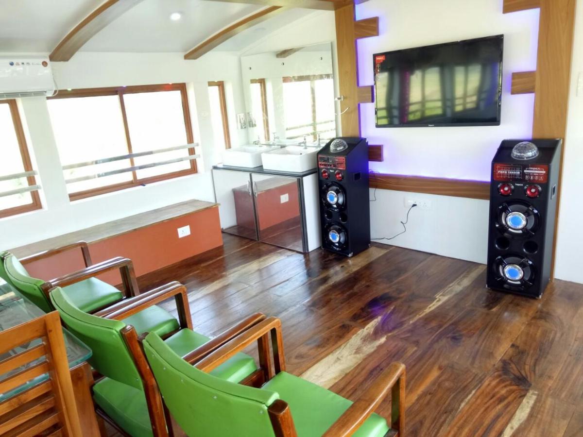 Marari Houseboat Hotel Mararikulam Eksteriør billede