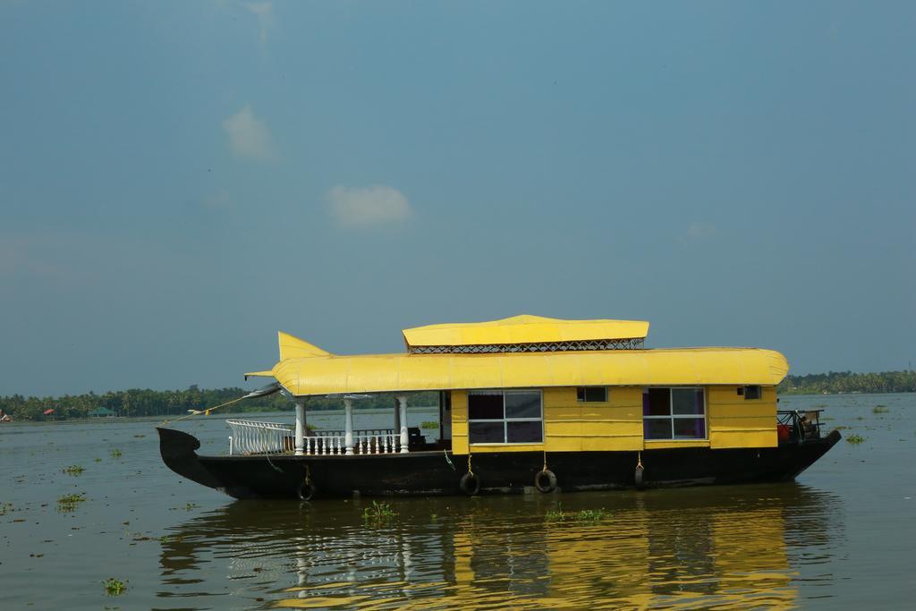 Marari Houseboat Hotel Mararikulam Eksteriør billede
